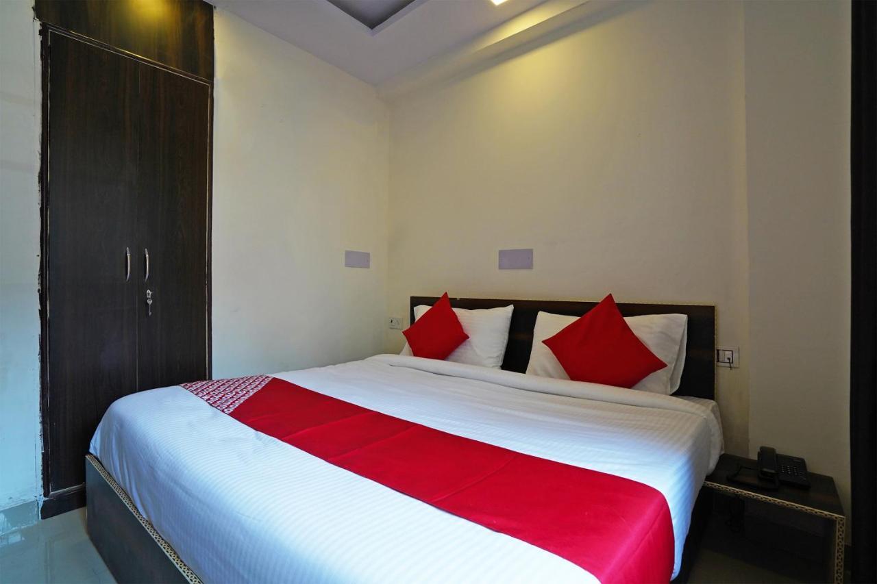 Hotel O Kanak Palace Нью-Дели Экстерьер фото